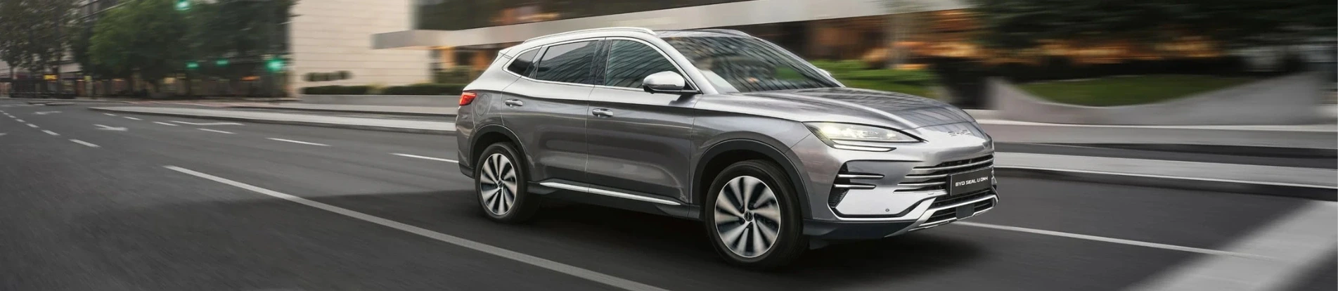 ag亚洲集团 Auto ibride Plug-in con tecnologia Super DM-i